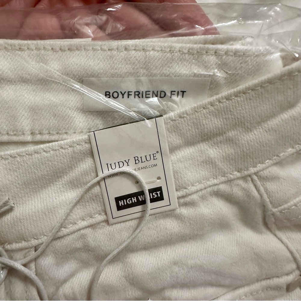 Judy Blue White Denim Pants - Picture 3 of 5